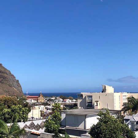 Perle Au Centre Ville Avec Vue Mer Et Montagne 圣丹尼斯 外观 照片